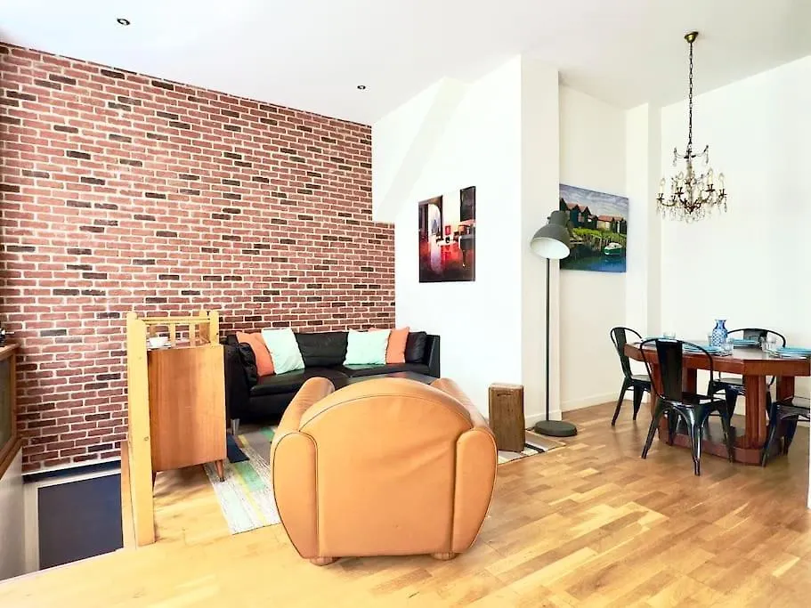 Tres Bel Appartement 5P Montmartre Paris Apartment