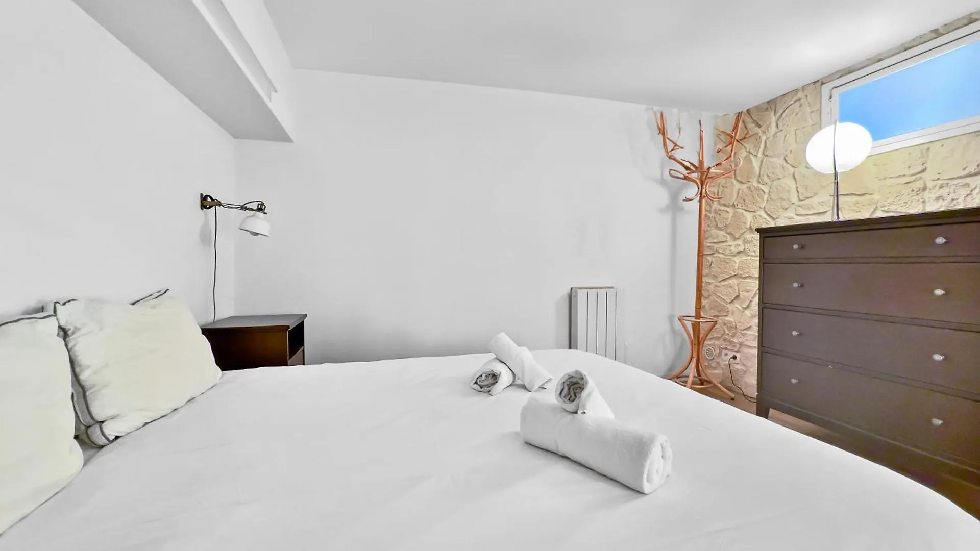 Tres Bel Appartement 5P Montmartre Paris Apartment